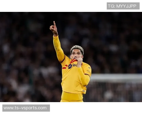 世体:弗里克对阿劳霍首张黄牌不满,他要求球员尽量减少抗议的软文故事